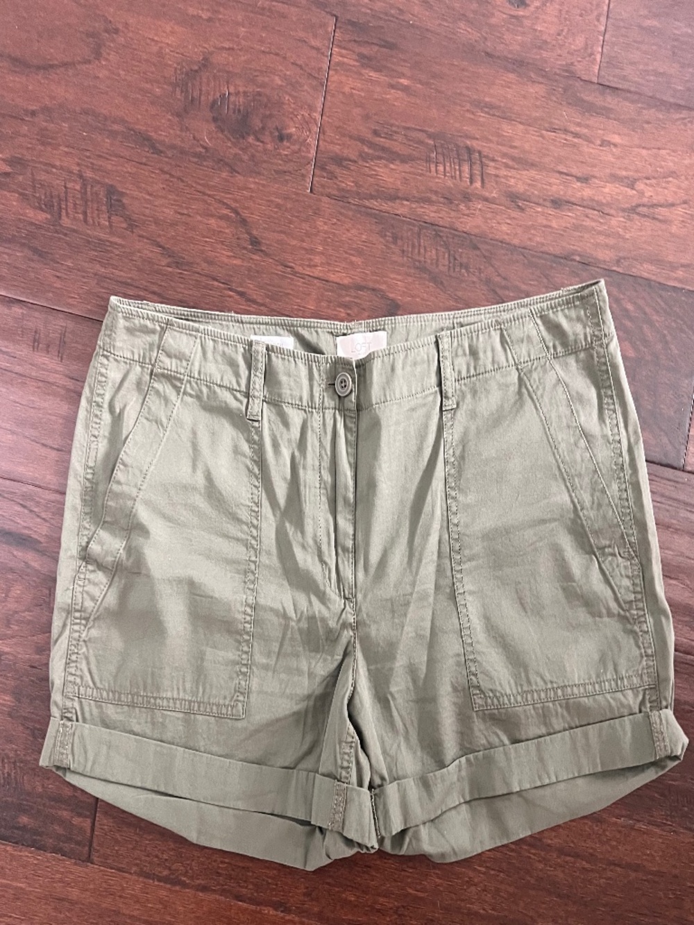 LOFT Outlet Light Weight Olive Green Cargo Shorts Size 12